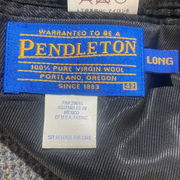 Pendleton Gray Blazer with Tailored Fit and Elbow Patches - Picture 13 of 13